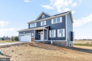 Professional real estate services in Hanover PA provided by Christine Dell, Associate Broker at RE/MAX Quality Service, Inc