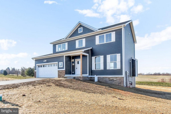 Professional real estate services in Hanover PA provided by Christine Dell, Associate Broker at RE/MAX Quality Service, Inc